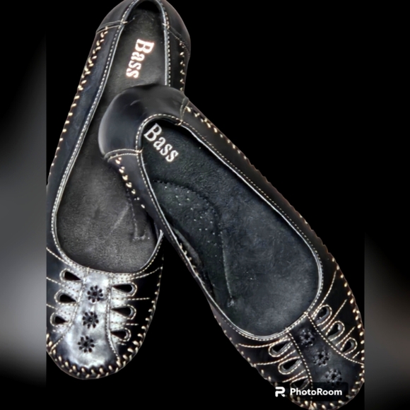 Bass Elena Womens Slip-on Leather Shoes, 9. Cutouts and Embroidery. - Picture 4 of 10